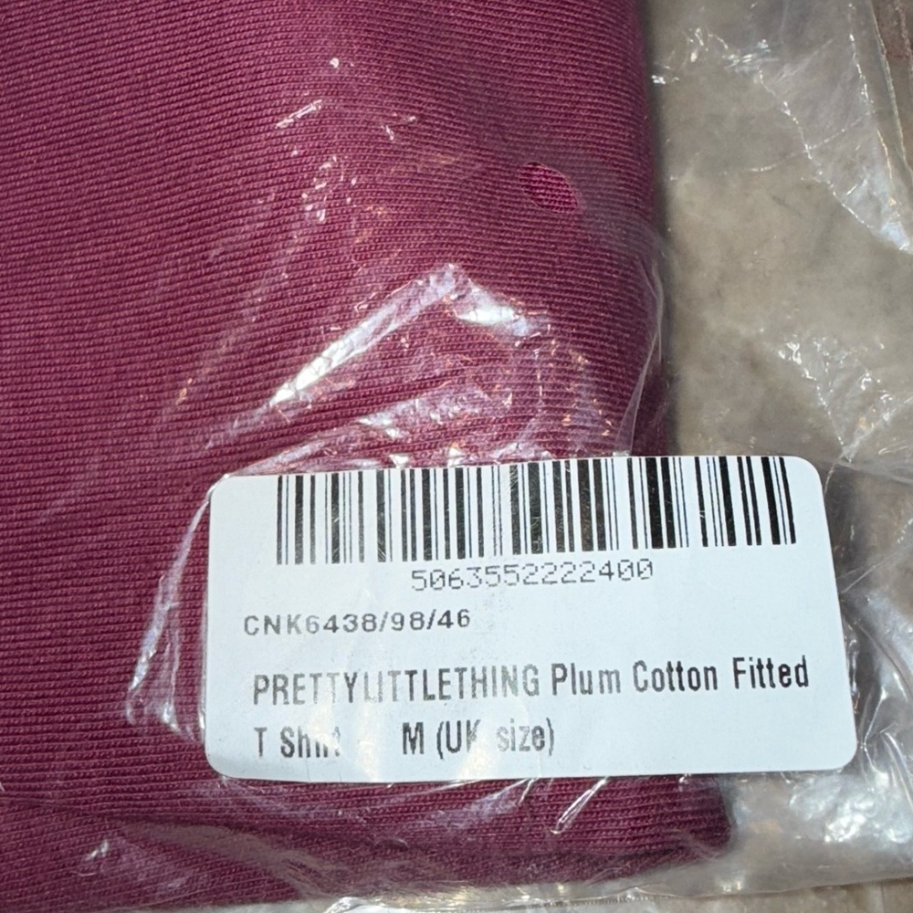 Pretty Little Thing Plum medium M Cotton Fitted Crop T Shirt Women’s - Picture 8 of 8